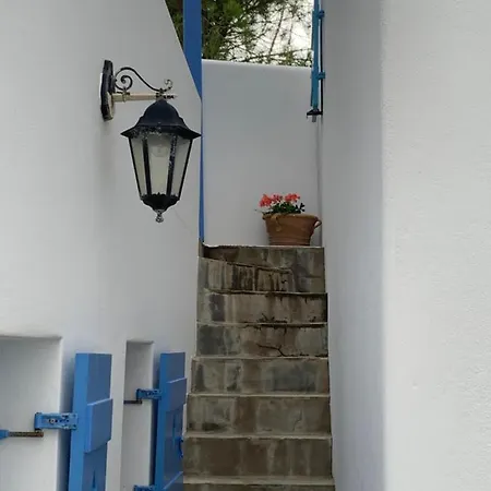 Irenes House Piso Livadi